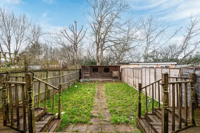 8 Bramdean Crescent, London, photo 1