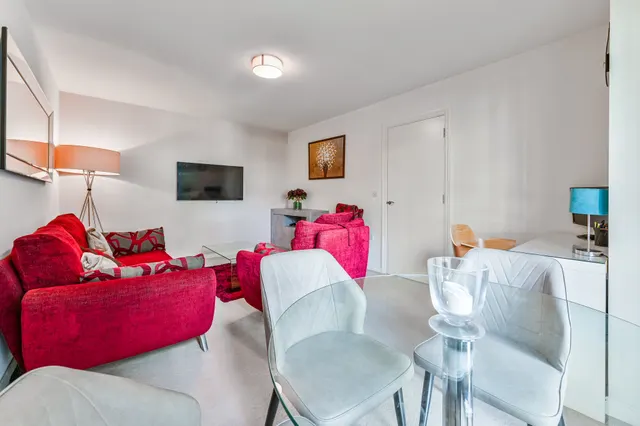 Photo 3 — 75 Lock House, 35 Oval Road, London