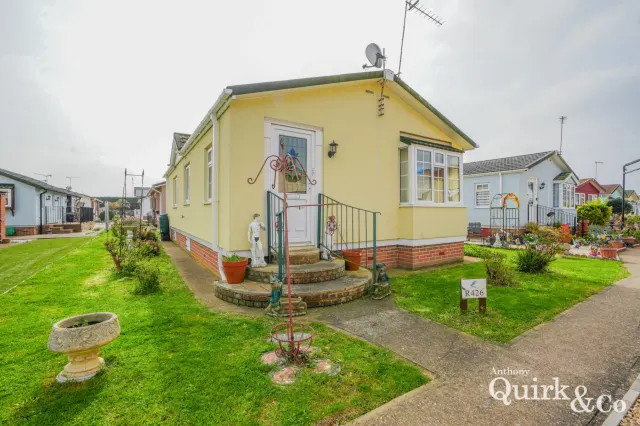 Creek Road, Canvey Island, SS8, photo 1