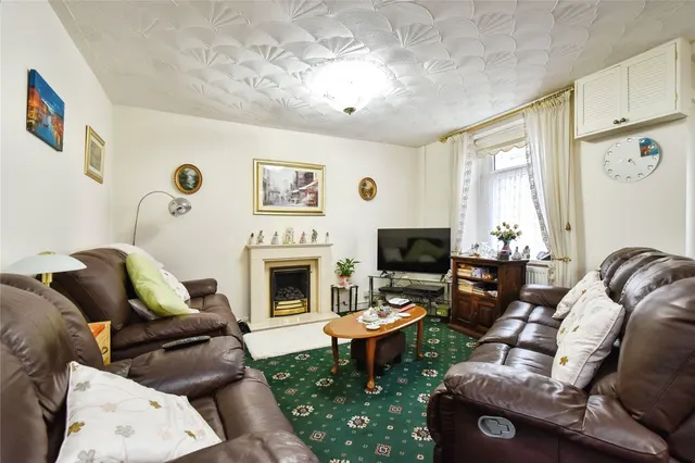 Orchard Street, Pontardawe, SA8, photo 3