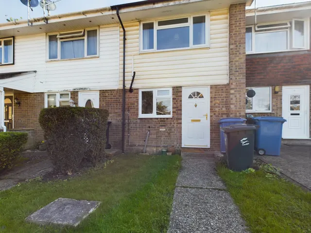 Compton Close, Hook, RG27, photo 1