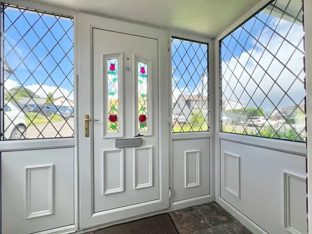 Sandybrook Close, Tottington, BL8, photo 2