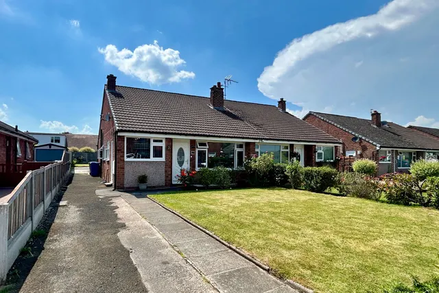 Birchdale Avenue, Cheadle, photo 1