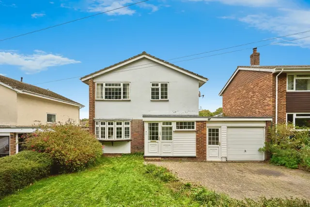 York Avenue, East Cowes, PO32, photo 1