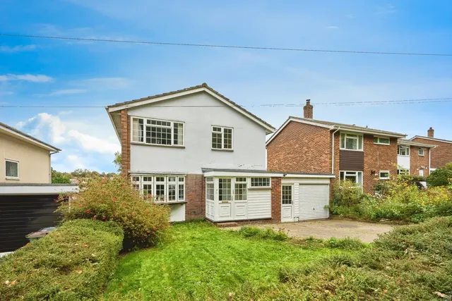 York Avenue, East Cowes, PO32, photo 2