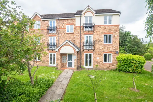 Swinnow Close, Leeds, photo 1