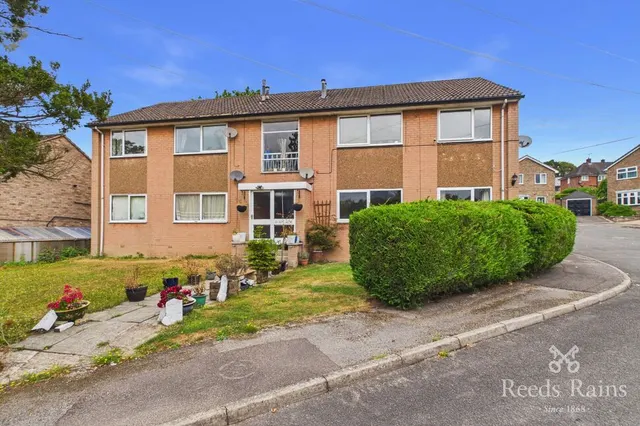 Woodview Close, Wingerworth, Derbyshire, S42, photo 1