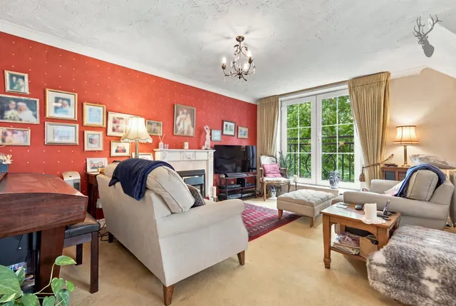 Forest Drive, Theydon Bois, CM16, photo 2
