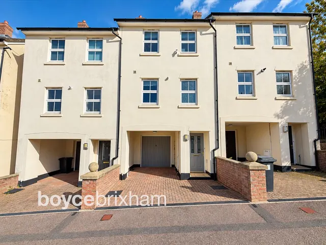 St. Marys Hill, Brixham, photo 1