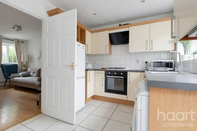 Cleveland Way, Stevenage, SG1, photo 3