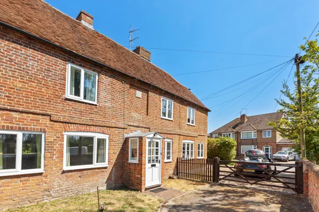 Risborough Road, Stoke Mandeville, HP22, photo 1