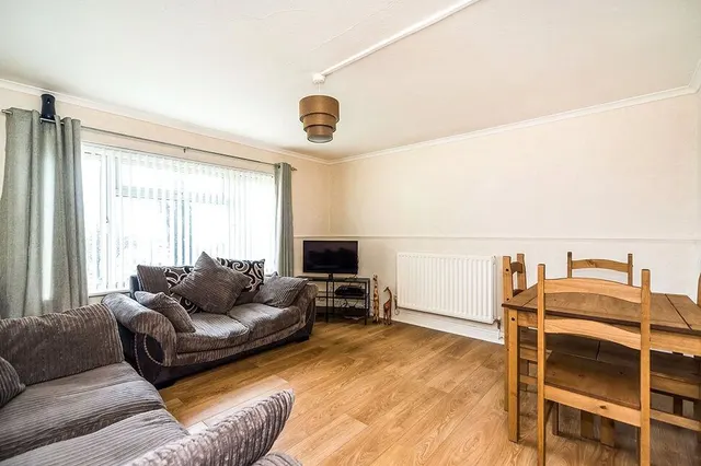 Central Drive, Dudley, DY3, photo 2