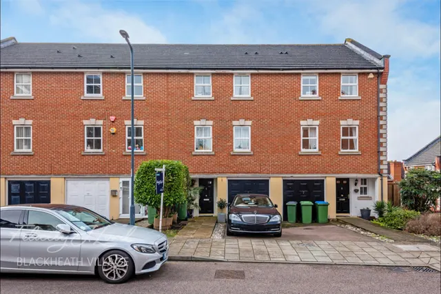 Barlow Drive, London, SE18, photo 1
