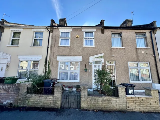 Heath Road, Romford, RM6, photo 1