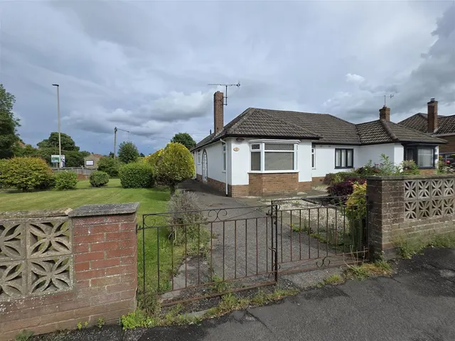 Crab Lane, Scarborough YO12 4JY, photo 1