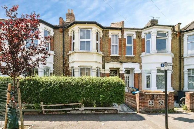 Cromer Road, London, E10, photo 1