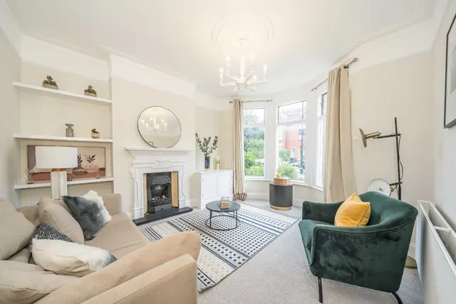 Glenfield Road, SW12, photo 1