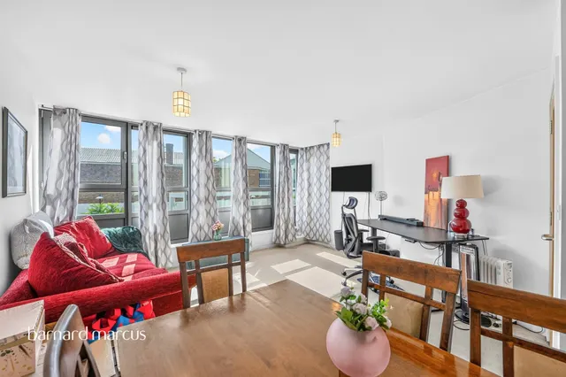 New Park Road, London, SW2, photo 1