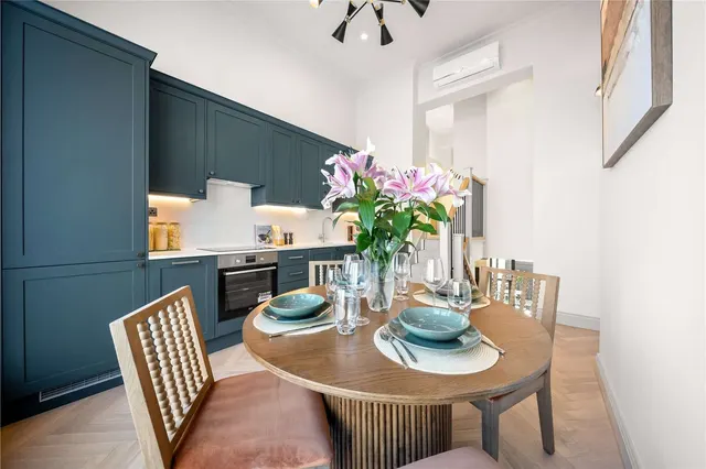 Battersea Park Road, London, SW11 4LW, photo 1