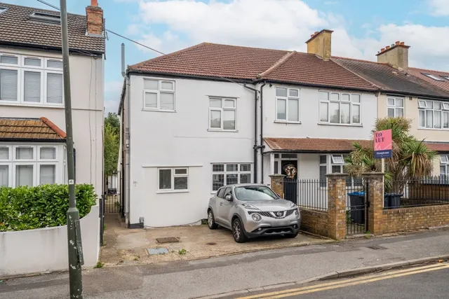 Chestnut Road, London, SW20, photo 1