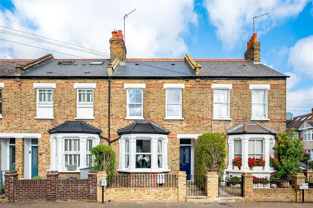 Gothic Road, Twickenham, TW2, photo 1