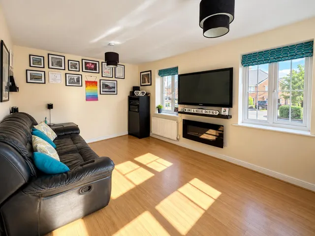 Wilton Close, Bridgtown, WS11, photo 2