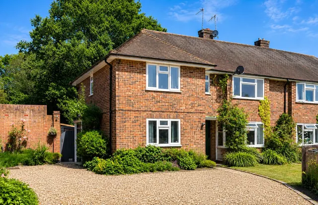Old Lane, Cobham, KT11, photo 1