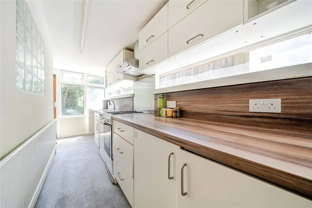 Photo 3 — Park End, Bromley, BR1