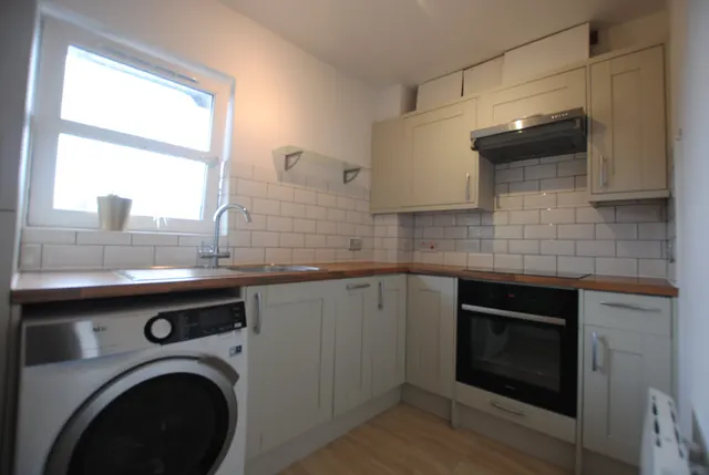 Photo 3 — Endwell Road, Brockley, London, SE4 2DP
