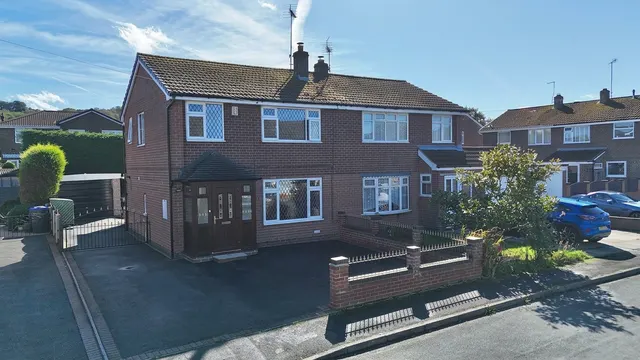 Tamar Grove, Cheadle, ST10, photo 1