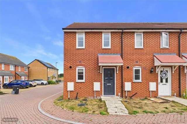 Photo 2 — Dubordien Close, Oulton, Suffolk, NR32