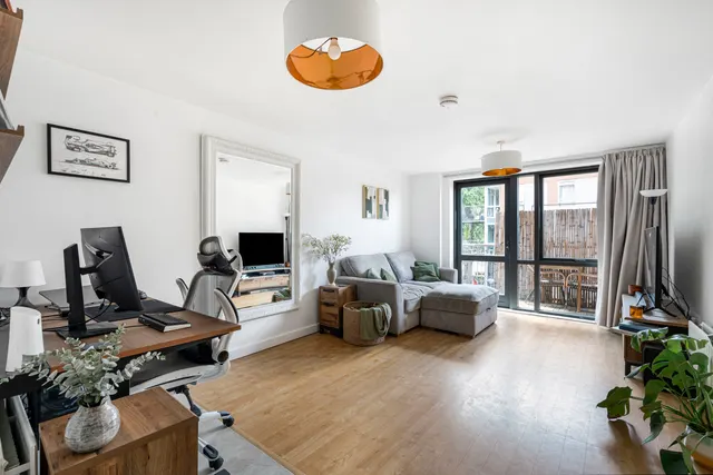 Southwold Road, London, E5, photo 1