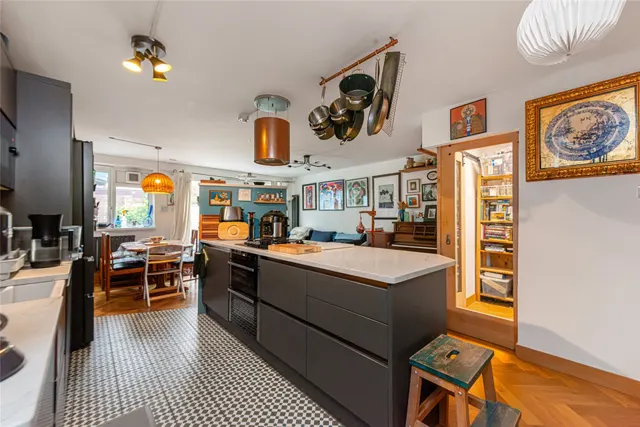 2 bedroom flat, Lazar Walk, Finsbury Park
