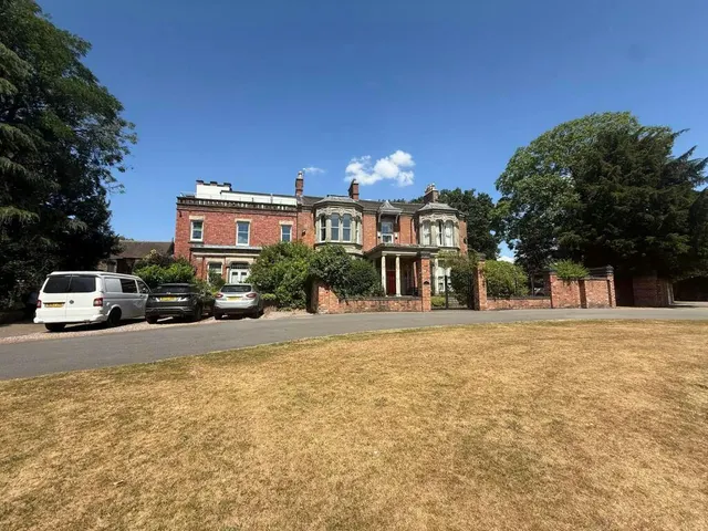 Crewe Road, Alsager, ST7, photo 1