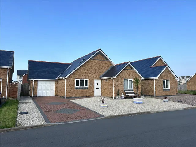 Warwick Place, Tywyn, photo 1