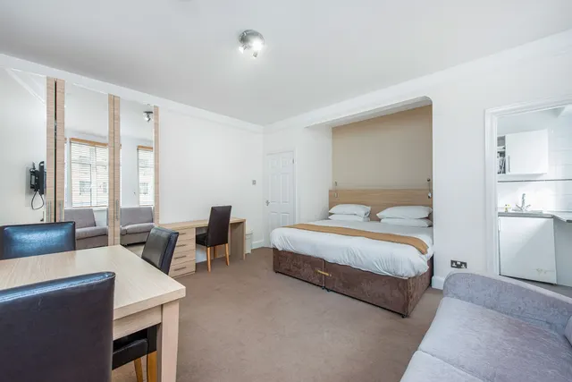 Upper Woburn Place, London, WC1H, photo 1