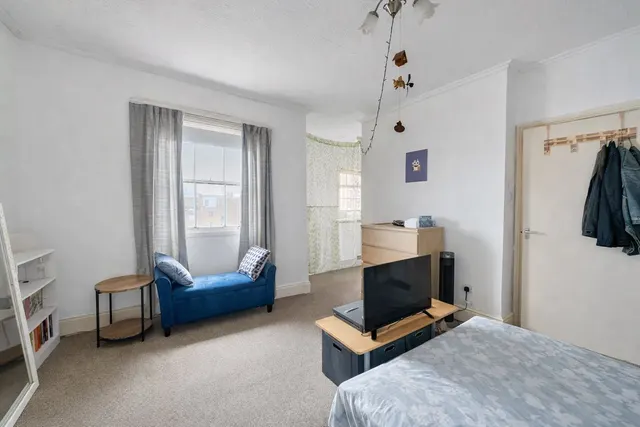 Photo 3 — Lansdown Crescent, Cheltenham, GL50 2LF