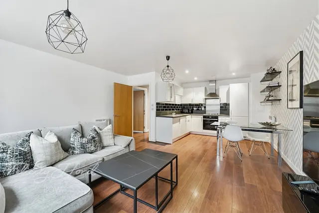 Meath Crescent, London, E2, photo 1
