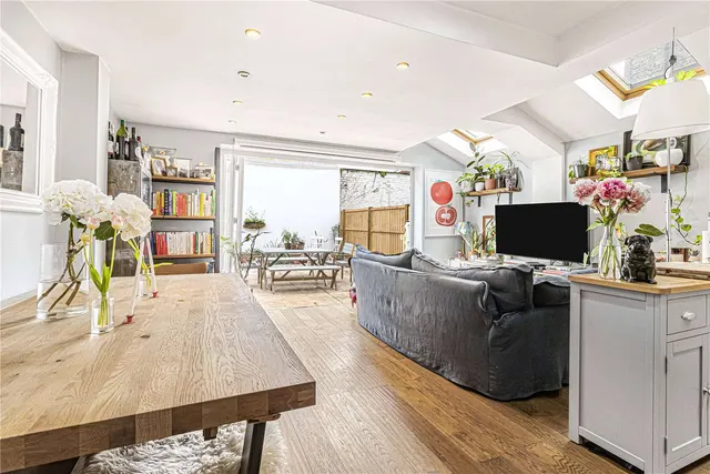 Photo 3 — Elspeth Road, London, SW11 1DP