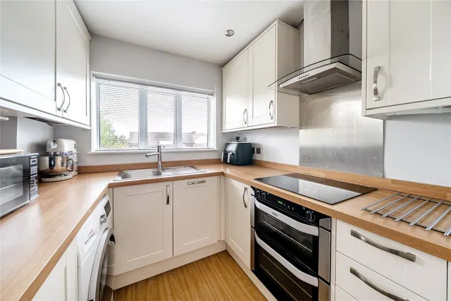 Photo 2 — Coney Hill Road, West Wickham, BR4