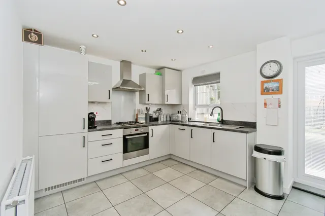 Photo 3 — Ramsden Crescent, Pontefract