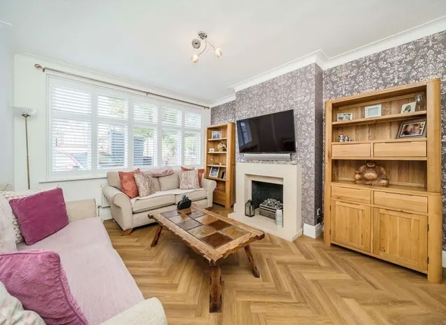 Photo 2 — Elmbridge Avenue, Surbiton, KT5