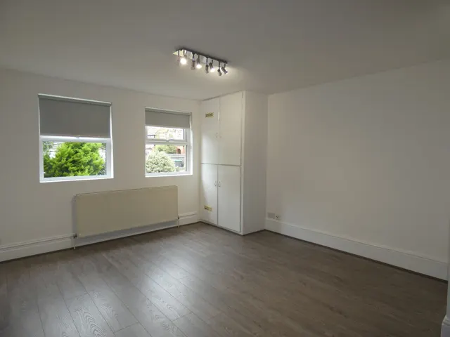 Church Road, Hanwell, London, W7 3BH, photo 1
