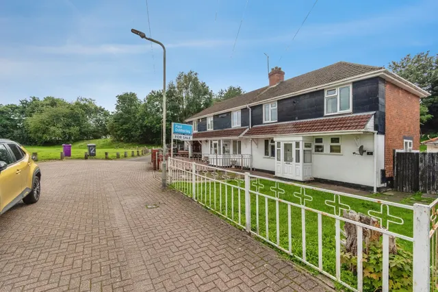 Kossuth Road, Bilston, WV14, photo 2