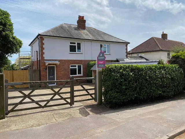 Bellfield, Titchfield, Fareham, photo 1