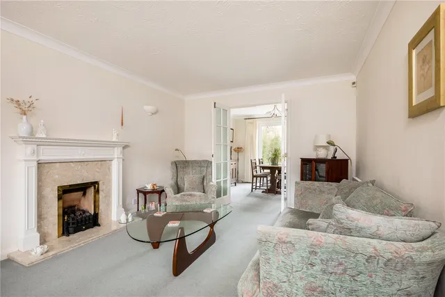 Photo 2 — Mallard Close, Stratford-upon-Avon, Warwickshire, CV37