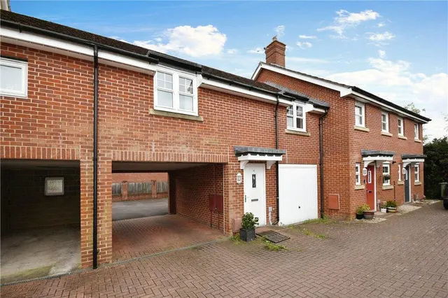 Photo 2 — Withy Close, Romsey