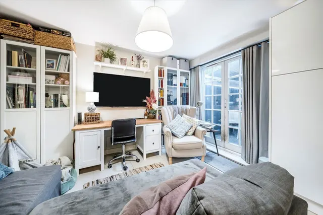 Seymour Road, KT1, photo 2