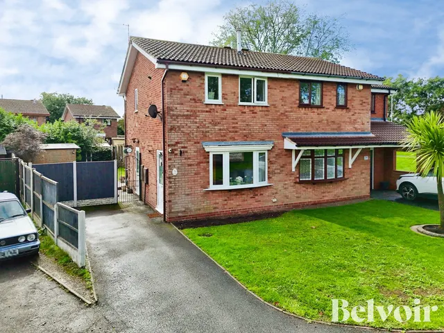 Highmoor Close, Coppice Farm Estate, Willenhall, WV12, photo 1