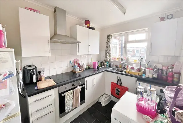 Field Place Parade, The Strand, BN12, photo 3